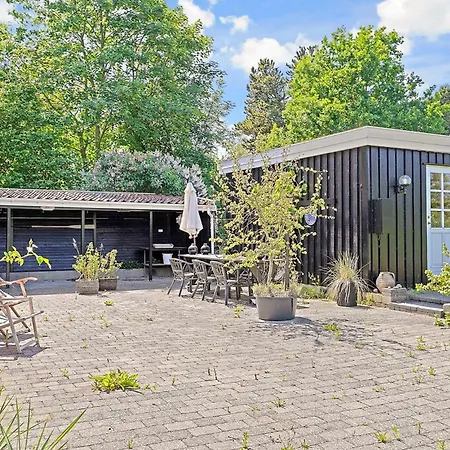 Four Bedroom In Gilleleje